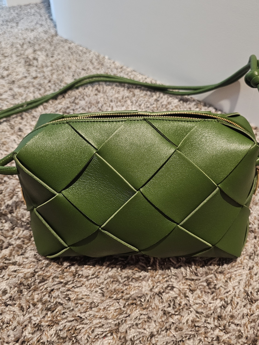 Bottega Veneta Camera Bag - Picture 2 of 13